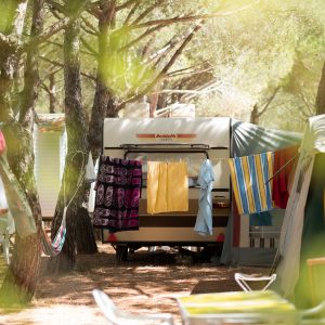 Piazzola-alloggio-al-Camping-Le-Bellevue-de-Valras